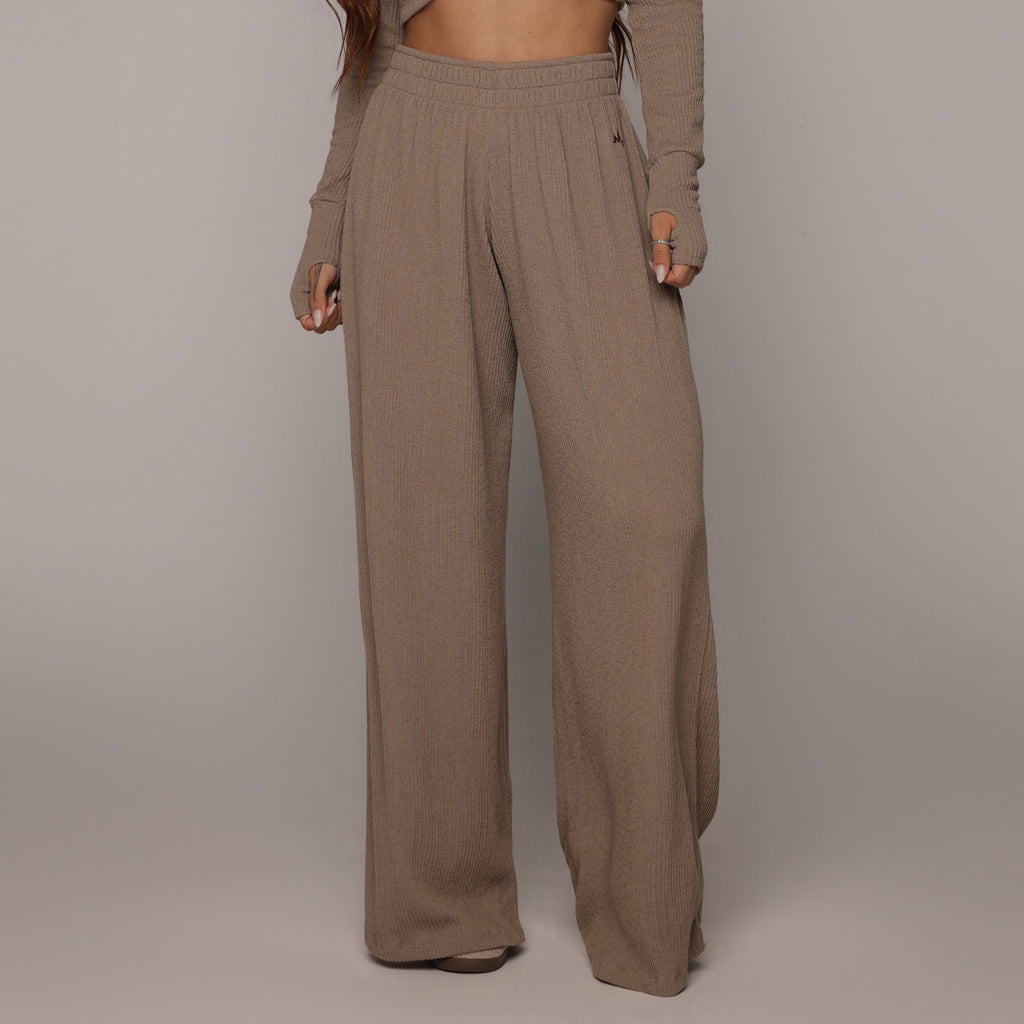 Set long sleeved crop top with pants sand