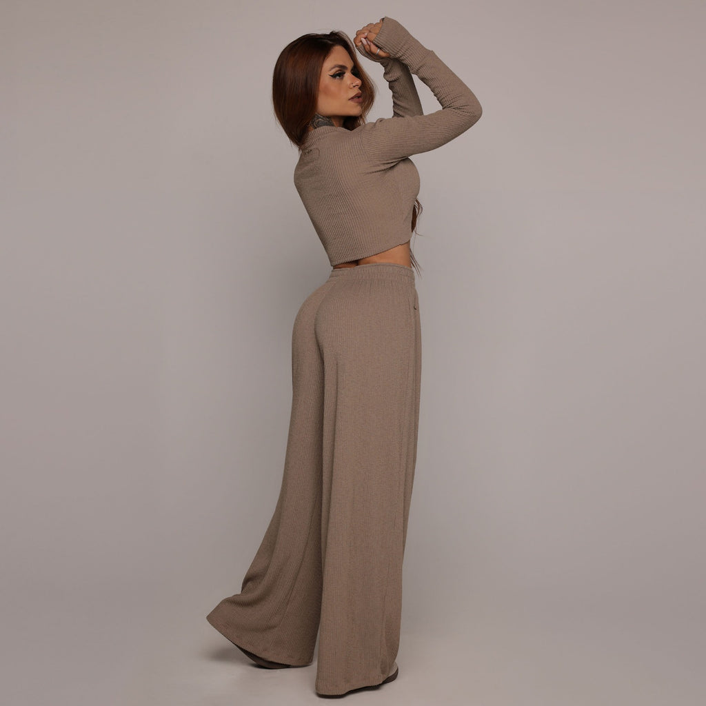 Set long sleeved crop top with pants sand