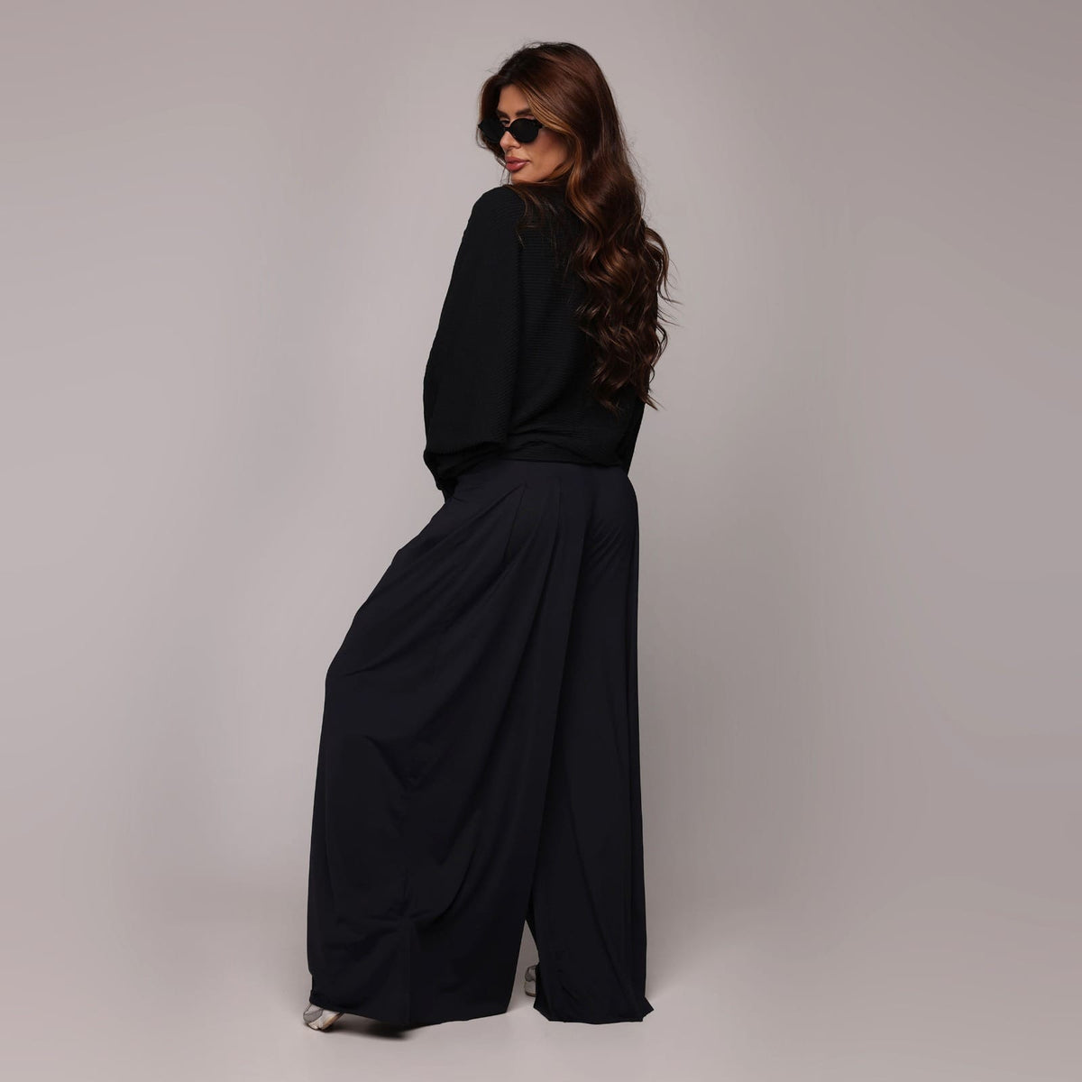 Wide pants black