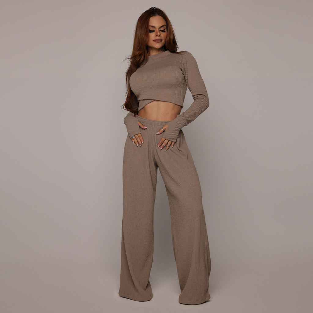 Set long sleeved crop top with pants sand