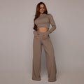 Set long sleeved crop top with pants sand